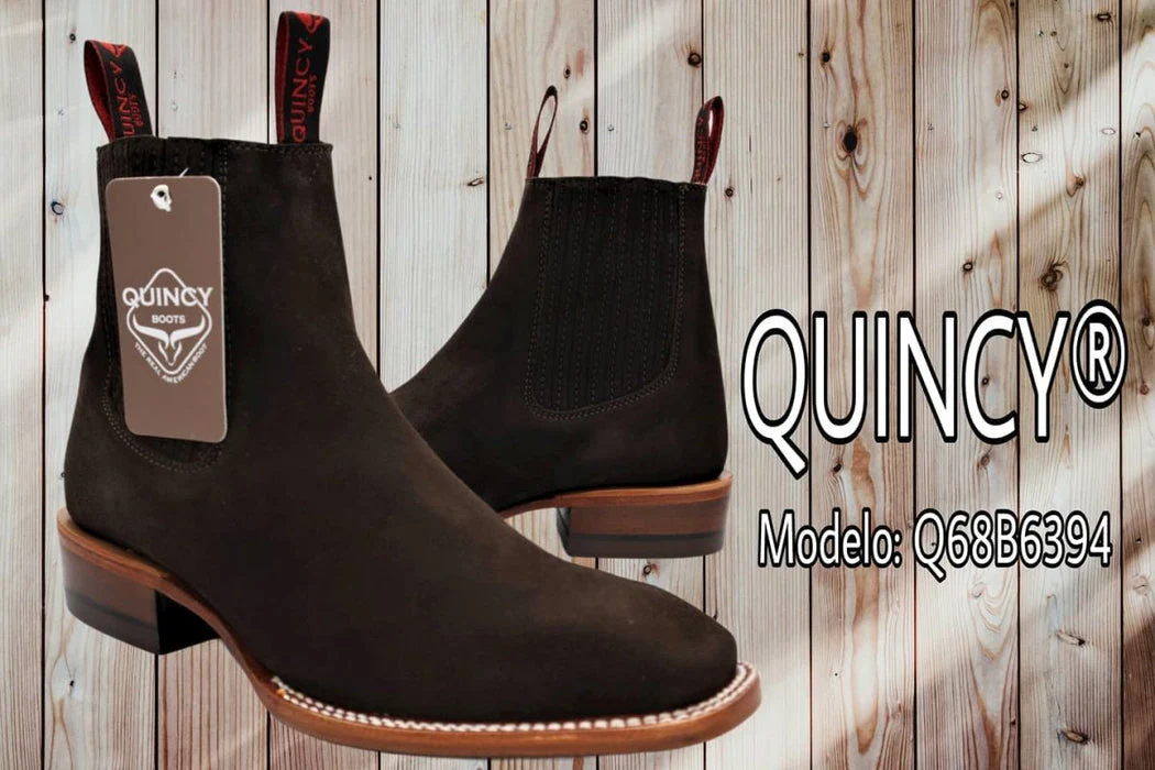Botines Charros Quincy de Gamuza con Punta Cuadrada Color Chocolate - Image 3