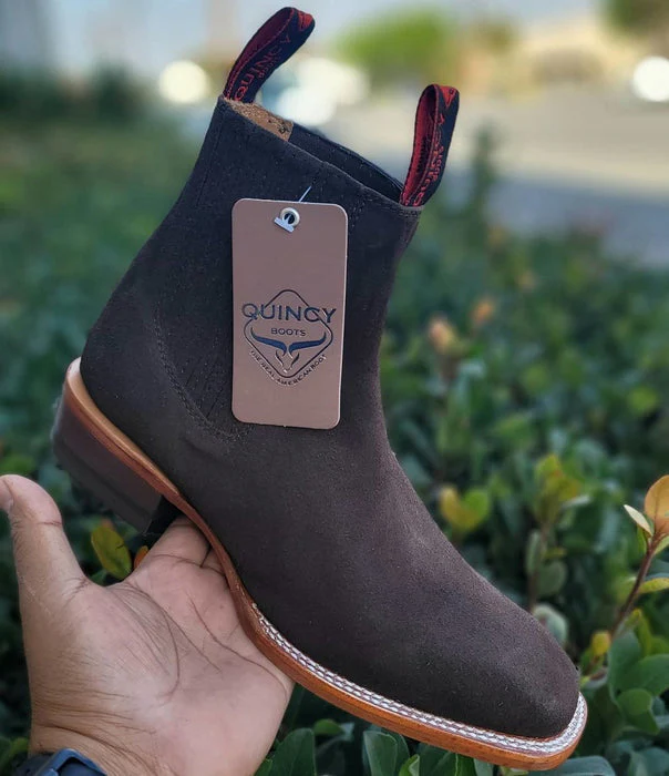 Botines Charros Quincy de Gamuza con Punta Cuadrada Color Chocolate - Image 5