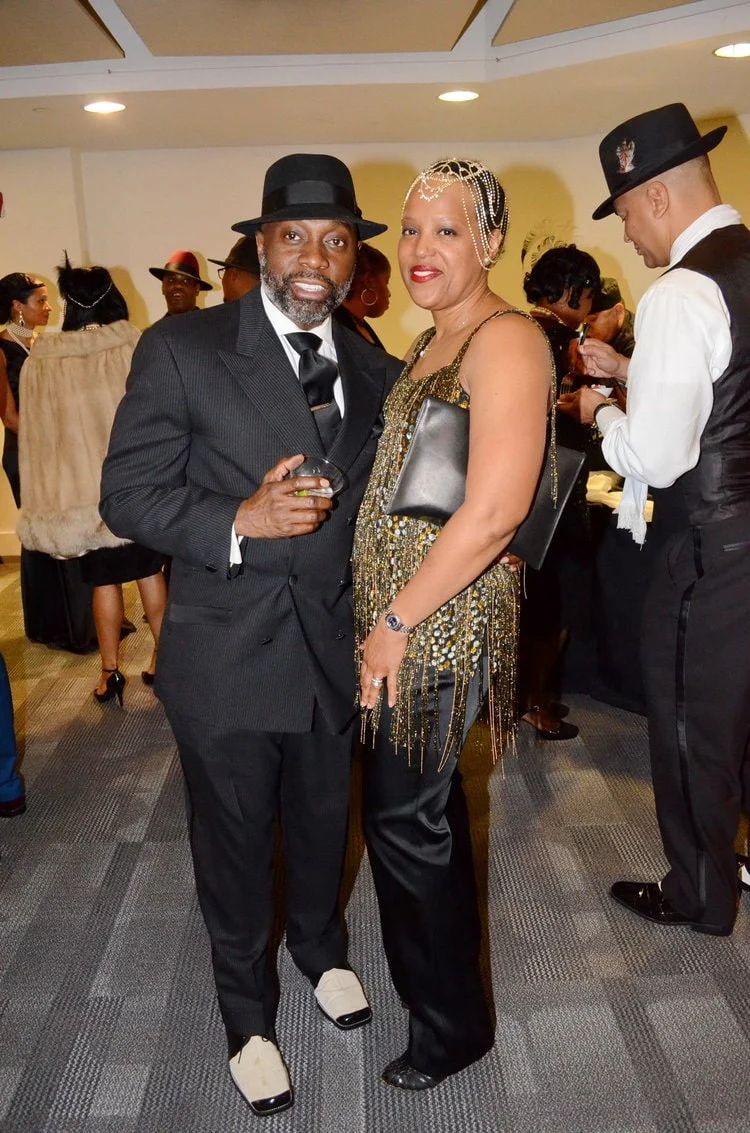 Harlem Night Movie Clothing Outfit - 1920s Costume Party Mens Suit + Hat Shirt and Tie - Image 9