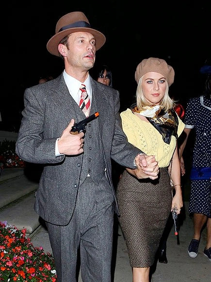 Men’s Grey Vintage Gangster Suit – Bonnie and Clyde Inspired 3 Piece Classic 1920s Formal Outfit - Image 12