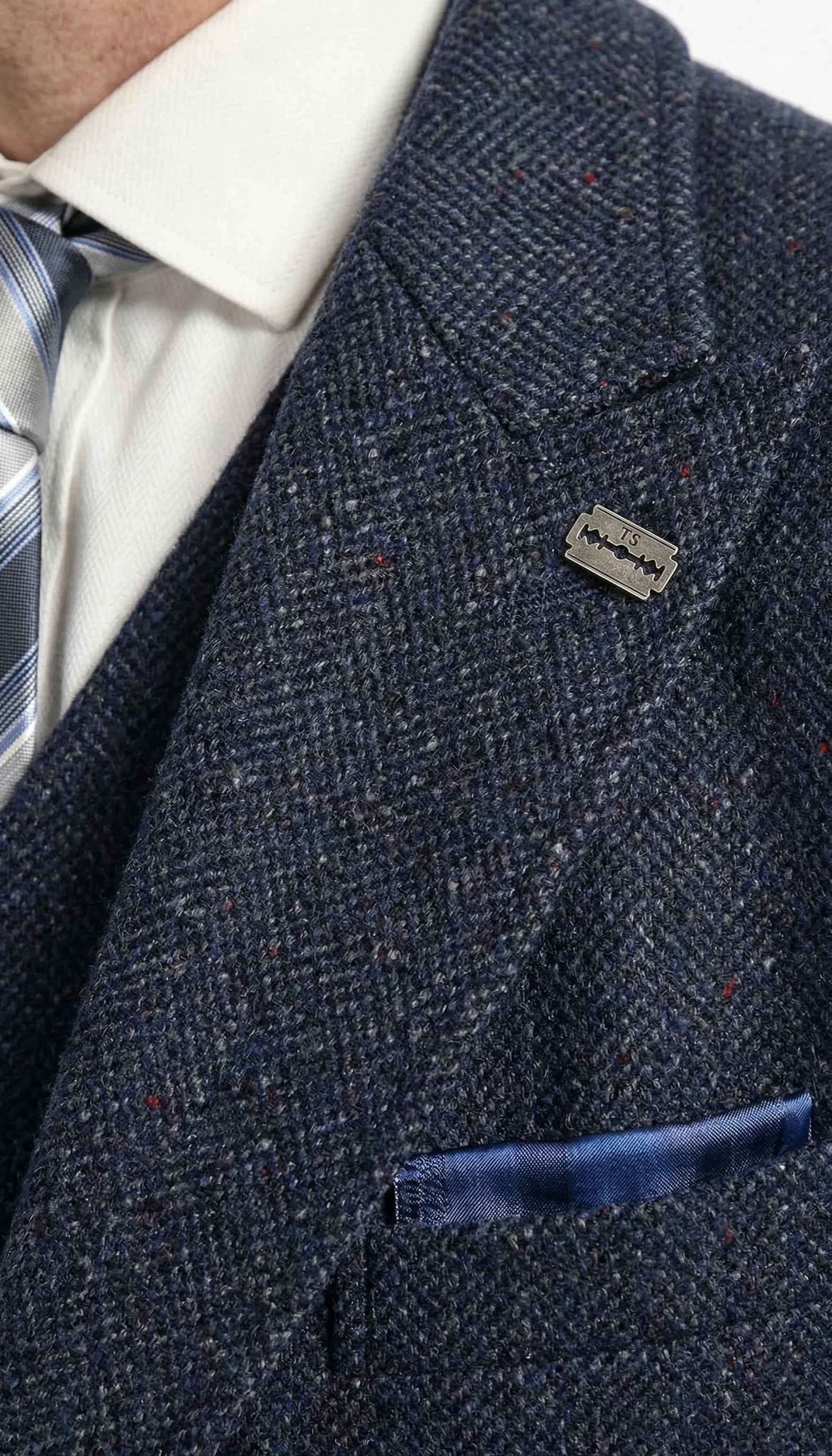 Men’s Navy Blue Herringbone Tweed 1920s 3 Piece Suit with Overcoat – Vintage Peaky Blinder Style Formal Suit Set with Blazer, Waistcoat + Overcoat + Hat - Image 15