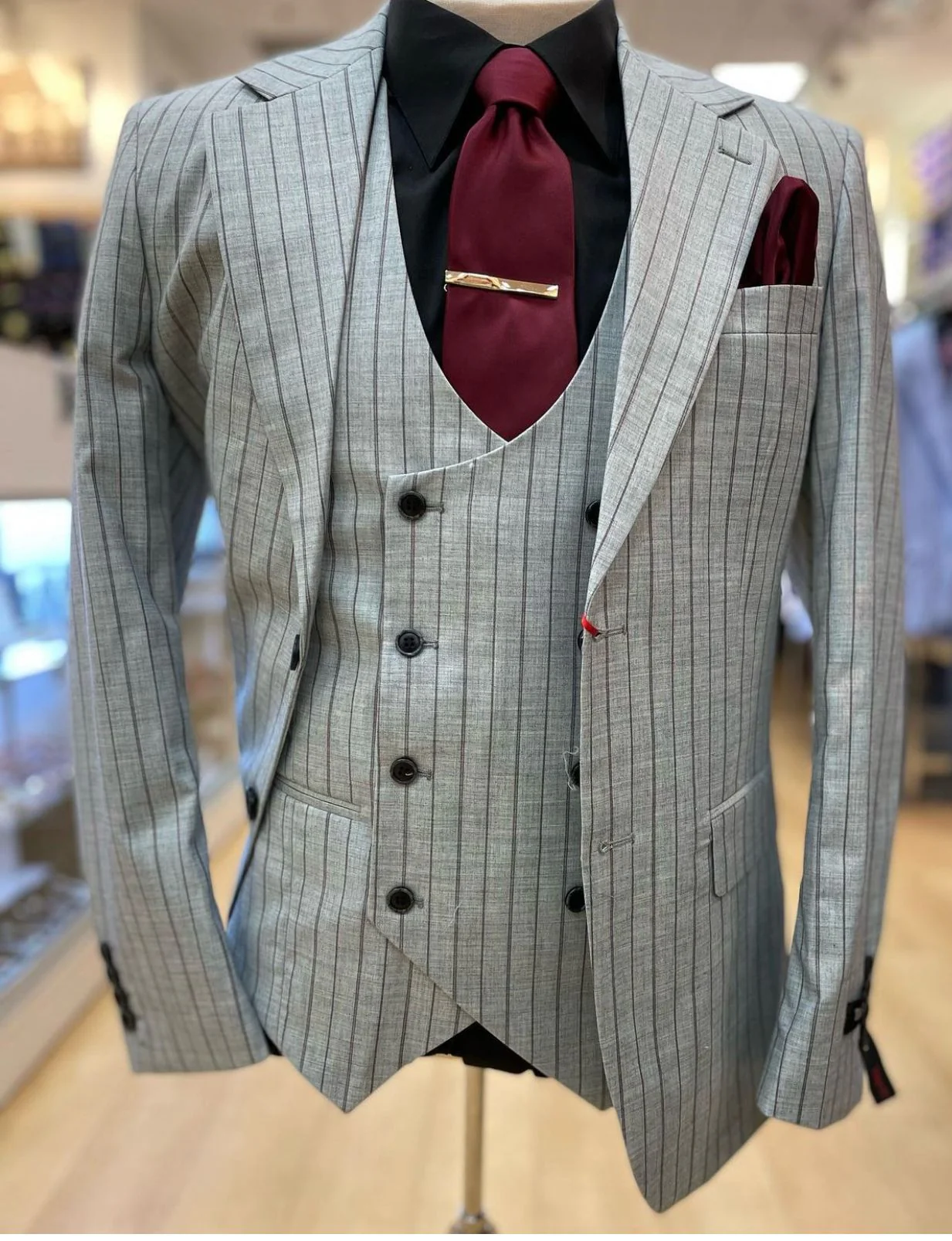 Men's Grey and Black Pinstripe Three-Piece Suit 1920s Suit Gangster Stripe Vintage Look - Image 9
