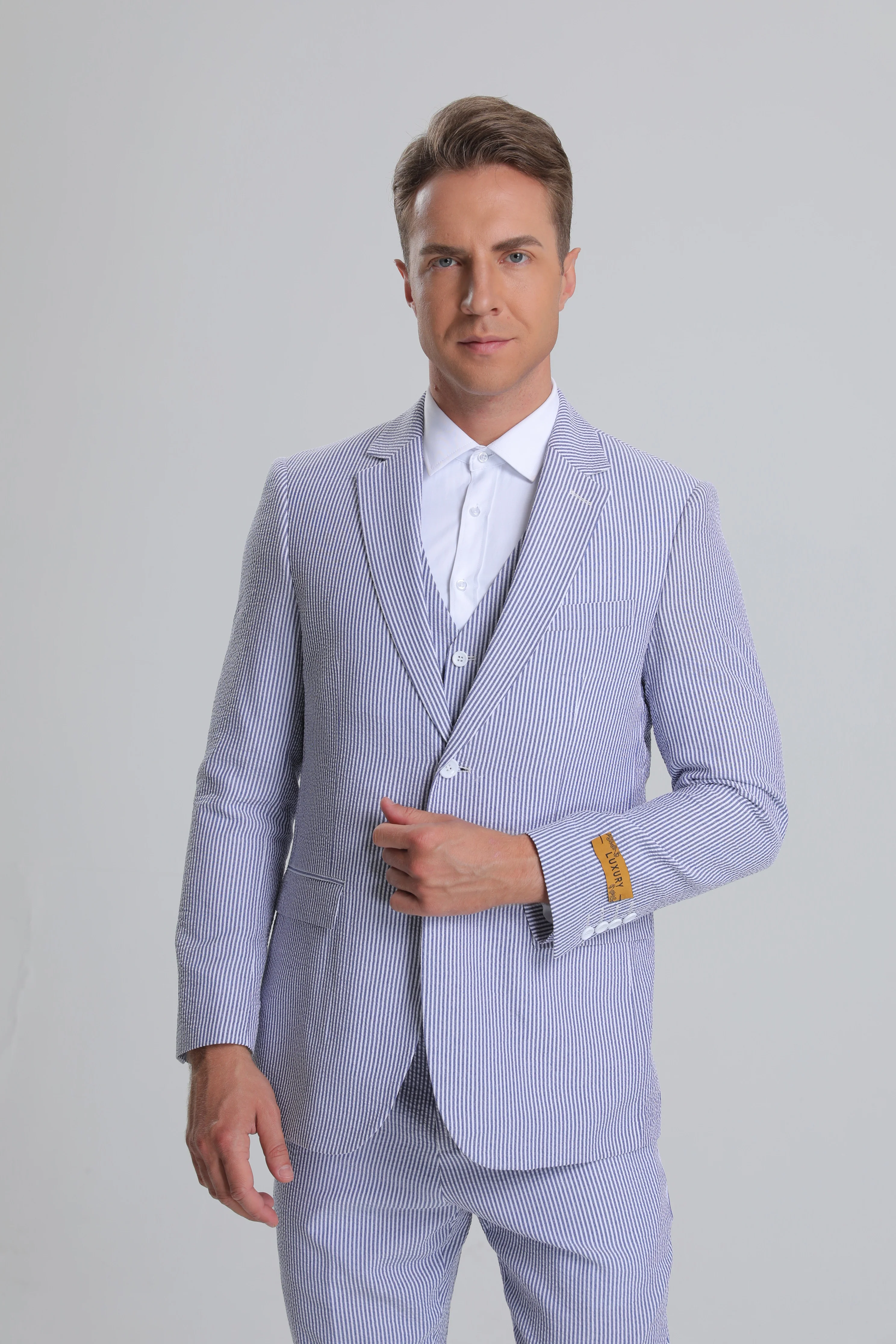 Men's Red Pinstripe Seersucker Jacket and Pants Suit by Alberto Nardoni - Image 5