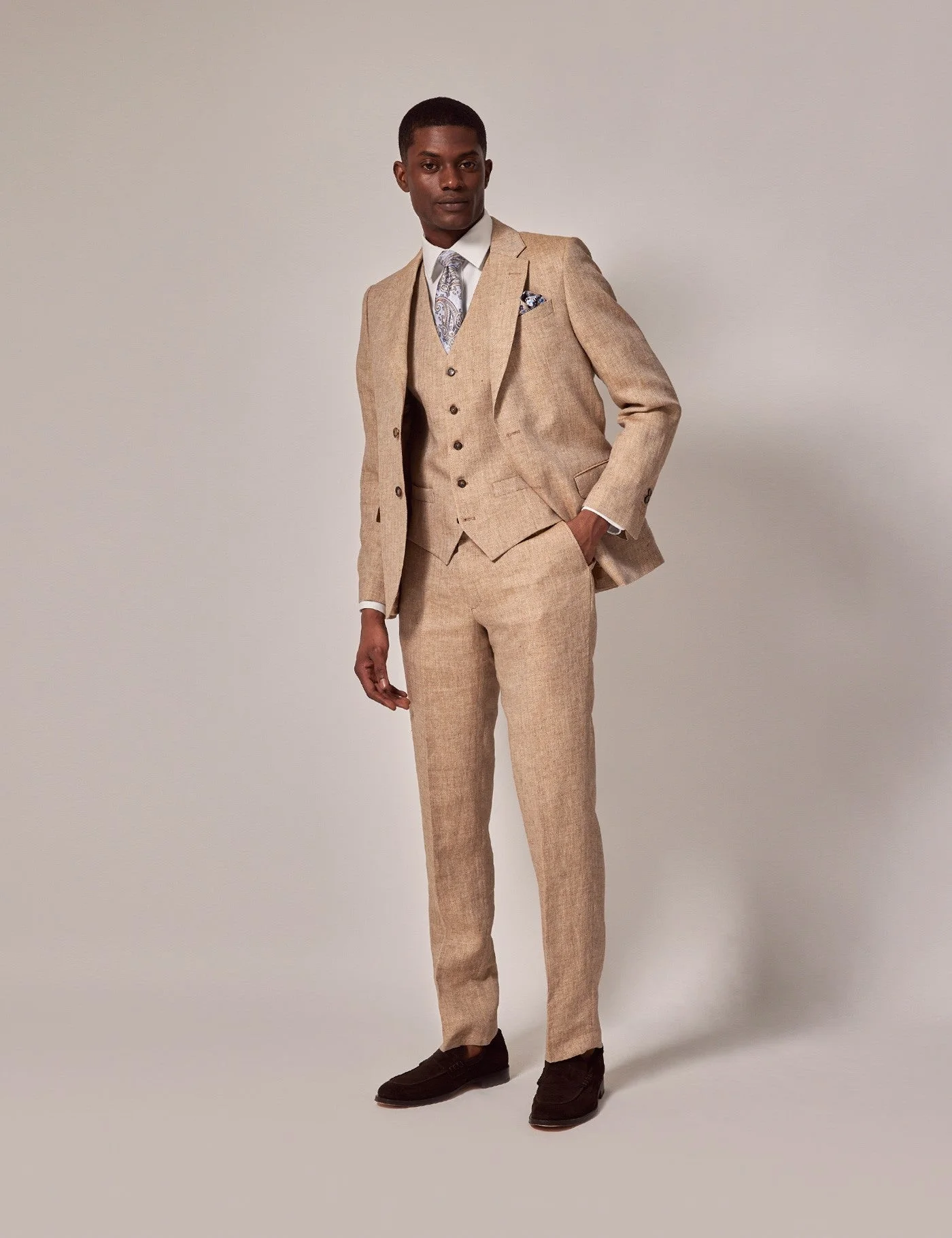 Mens Linen Suit For Beach Wedding - Summer Suit in Beige - Image 13