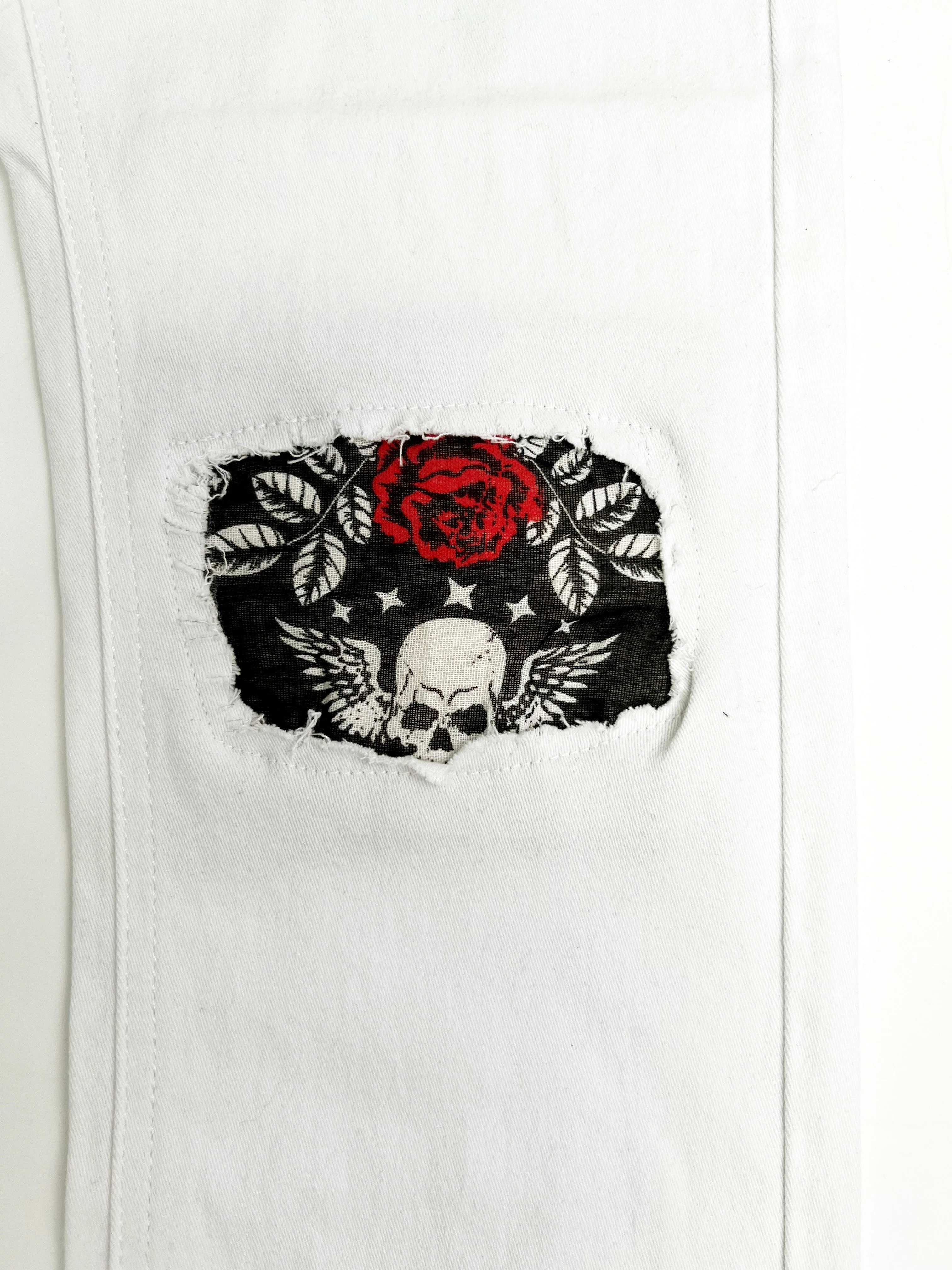 Skinny Jean with Skull  knee patch - Image 2